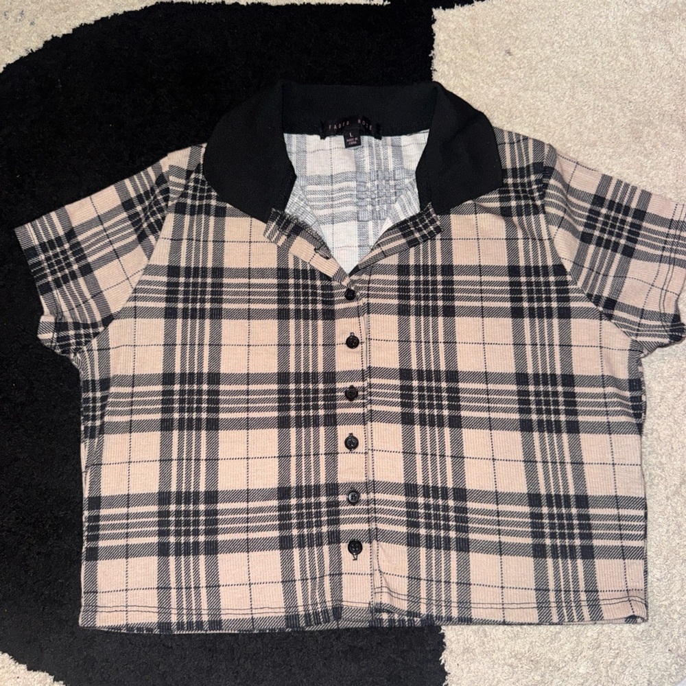 Stylish Plaid Button Down Shirt with Black Collar